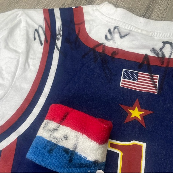 Authentic Harlem GlobeTrotters Fan Pack - Picture 11 of 13